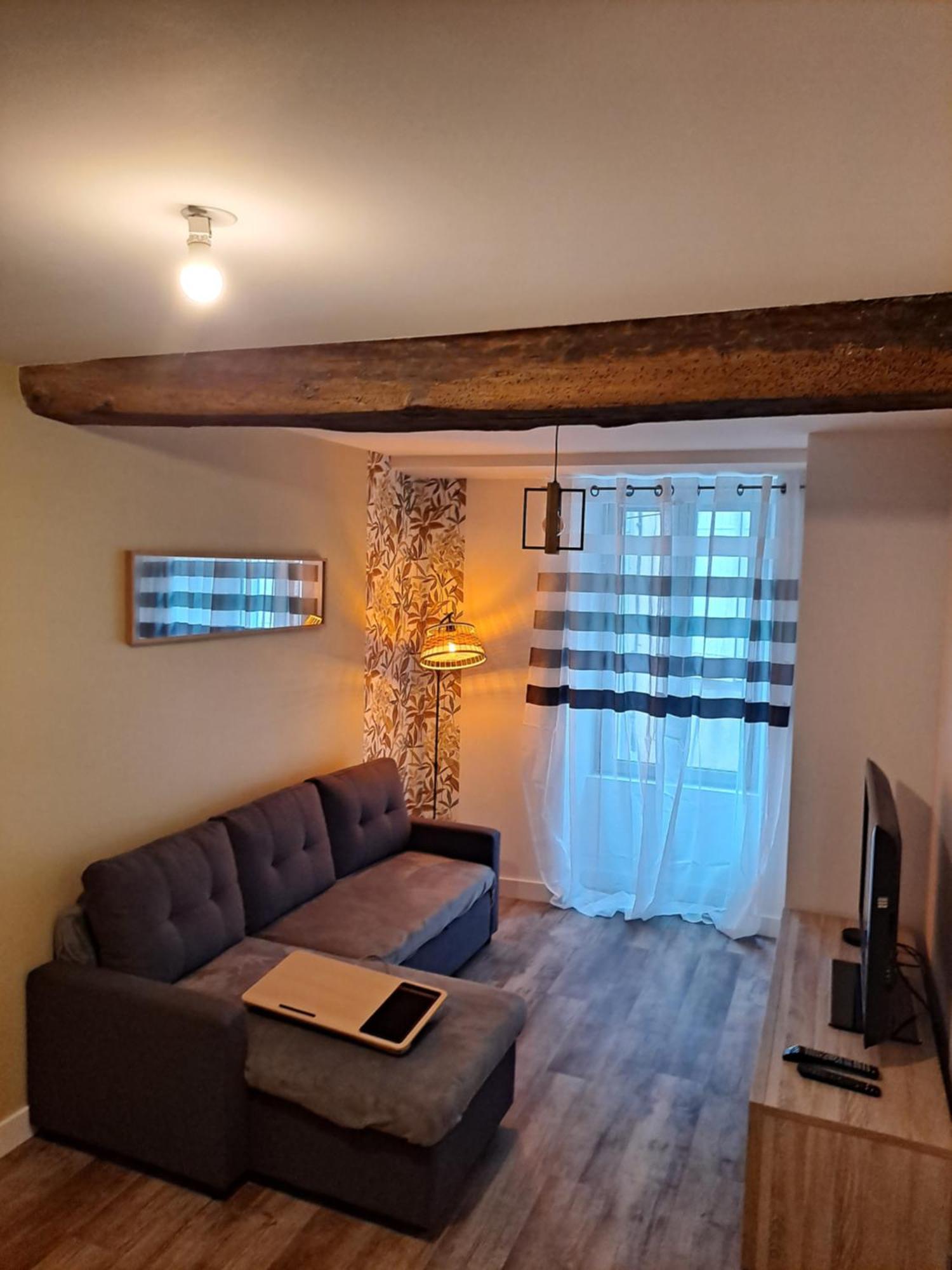 Logement T2 Neuf - Centre-Ville Parthenay Dış mekan fotoğraf