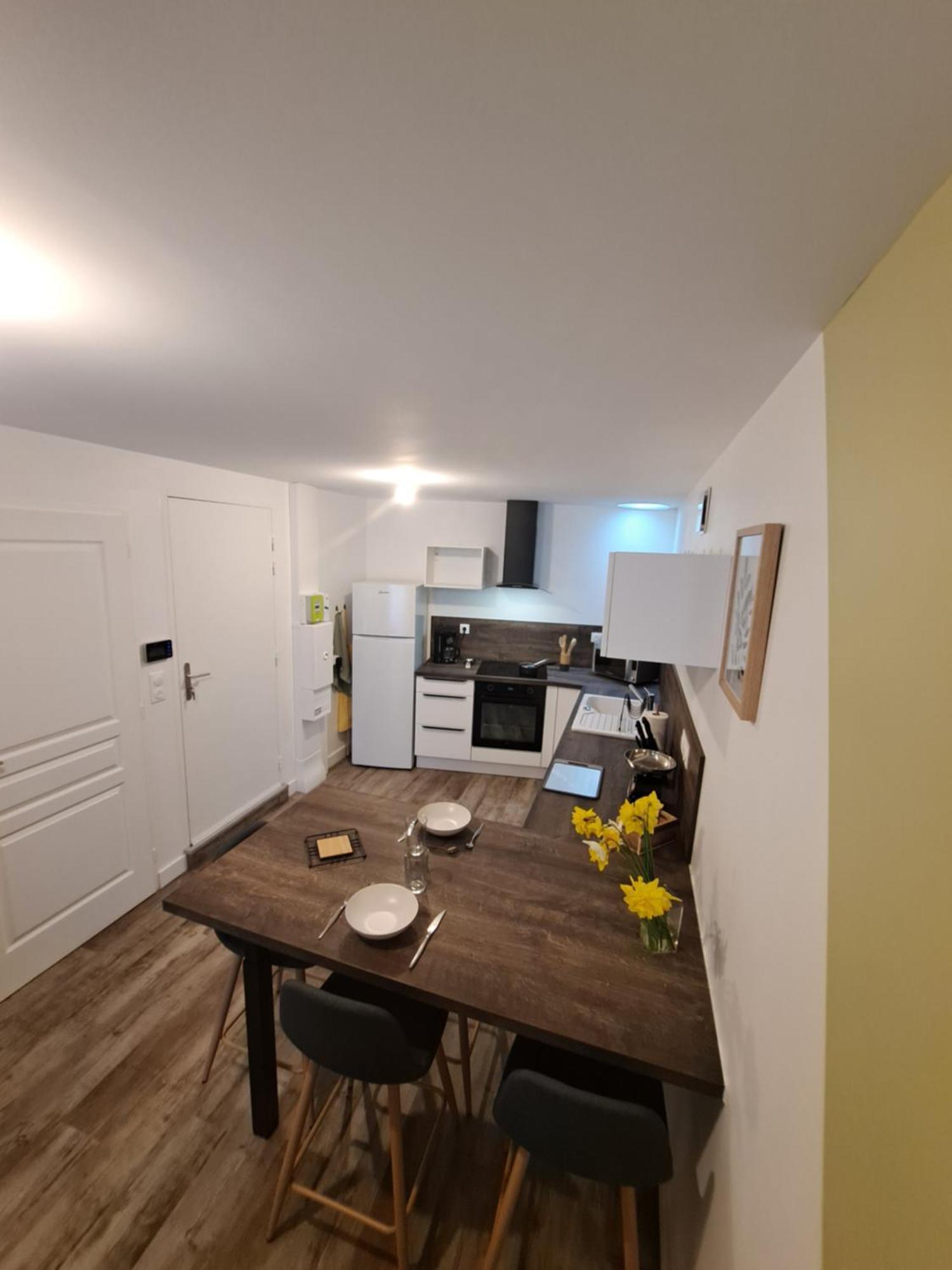 Logement T2 Neuf - Centre-Ville Parthenay Dış mekan fotoğraf